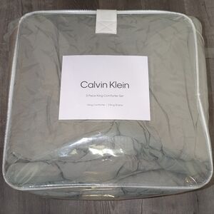 Calvin Klein Silver Comforter Set